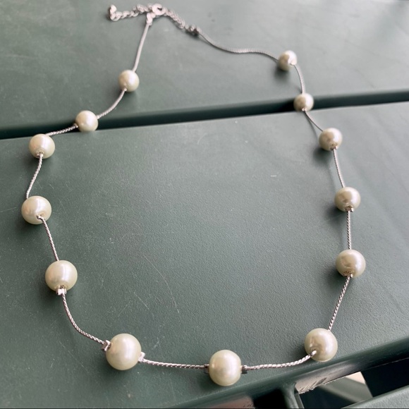 (NEW!) Delicate White Pearl String Necklace - Picture 6 of 6